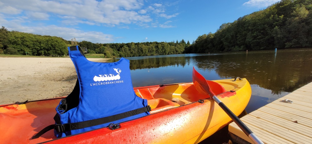 Kayak gilet de sauvetage Randonnée en canoë sur le canal de Nantes à Brest, Bretagne